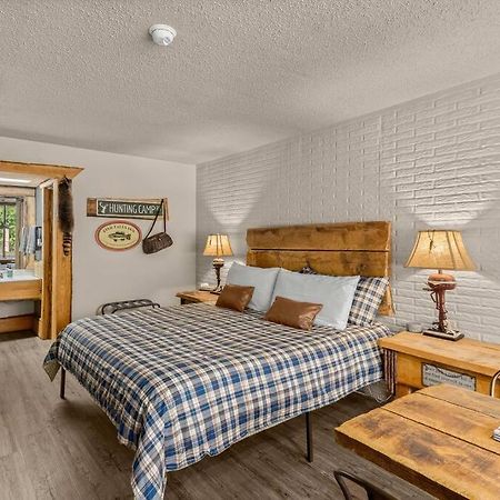 Stonegate Lodge Pool Fire Pits King Bedfast Wifi 50In Tv Room #209 Eureka Springs Eksteriør bilde