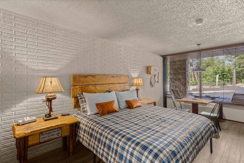 Stonegate Lodge Pool Fire Pits King Bedfast Wifi 50In Tv Room #209 Eureka Springs Eksteriør bilde